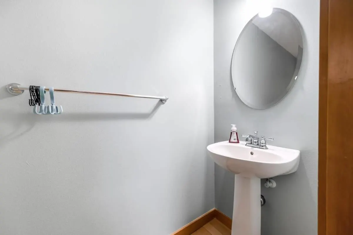 Holiday home Urban Oasis- Central 2 Bedroom Unit, Walking Distance To Seattle'S Top Attractions United States