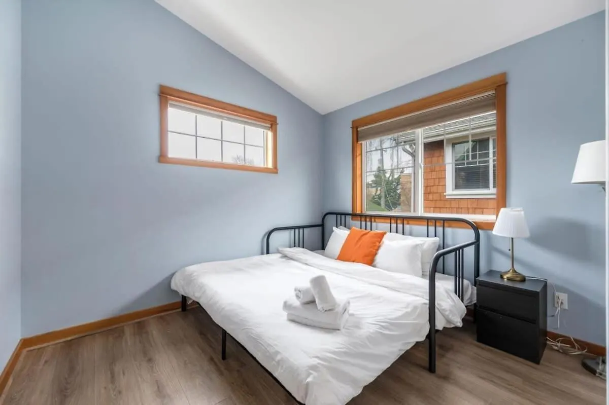Urban Oasis- Central 2 Bedroom Unit, Walking Distance To Seattle'S Top Attractions 0*, Seattle United States